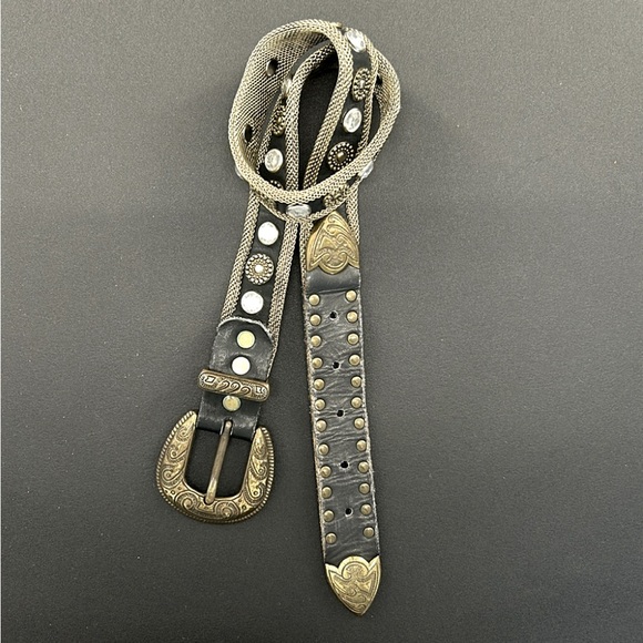 Women’s, Belts, Sand Castle, Small, Black & Gold Tone - Picture 4 of 13